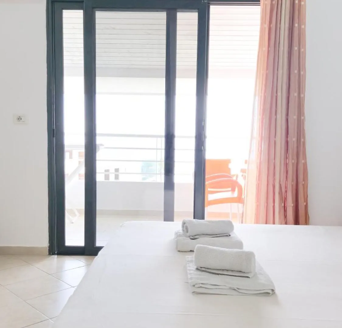 Azure Studios Apartments Dhërmi Albanien