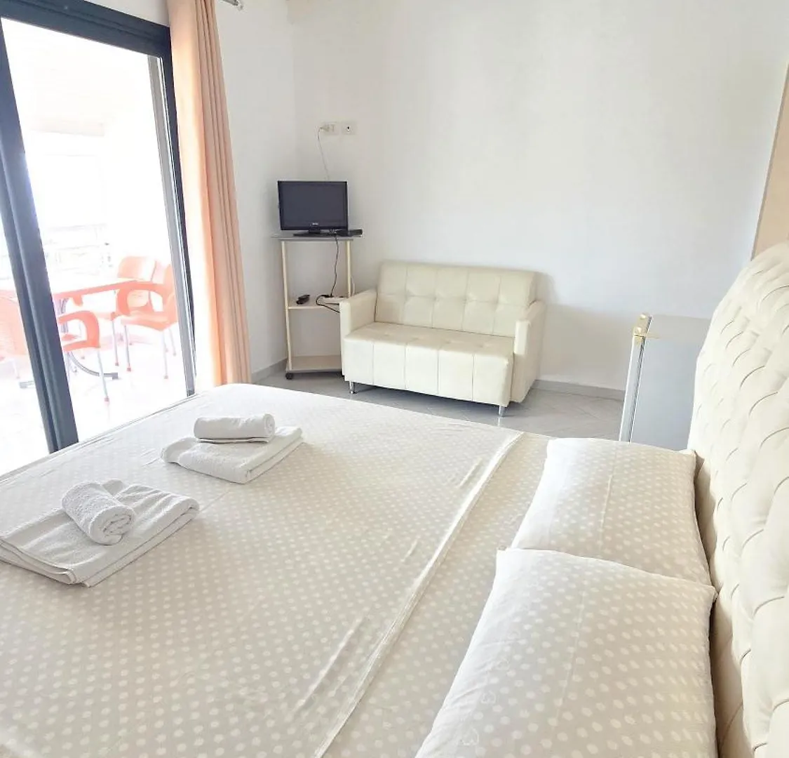 Azure Studios Apartments Dhërmi Albanien