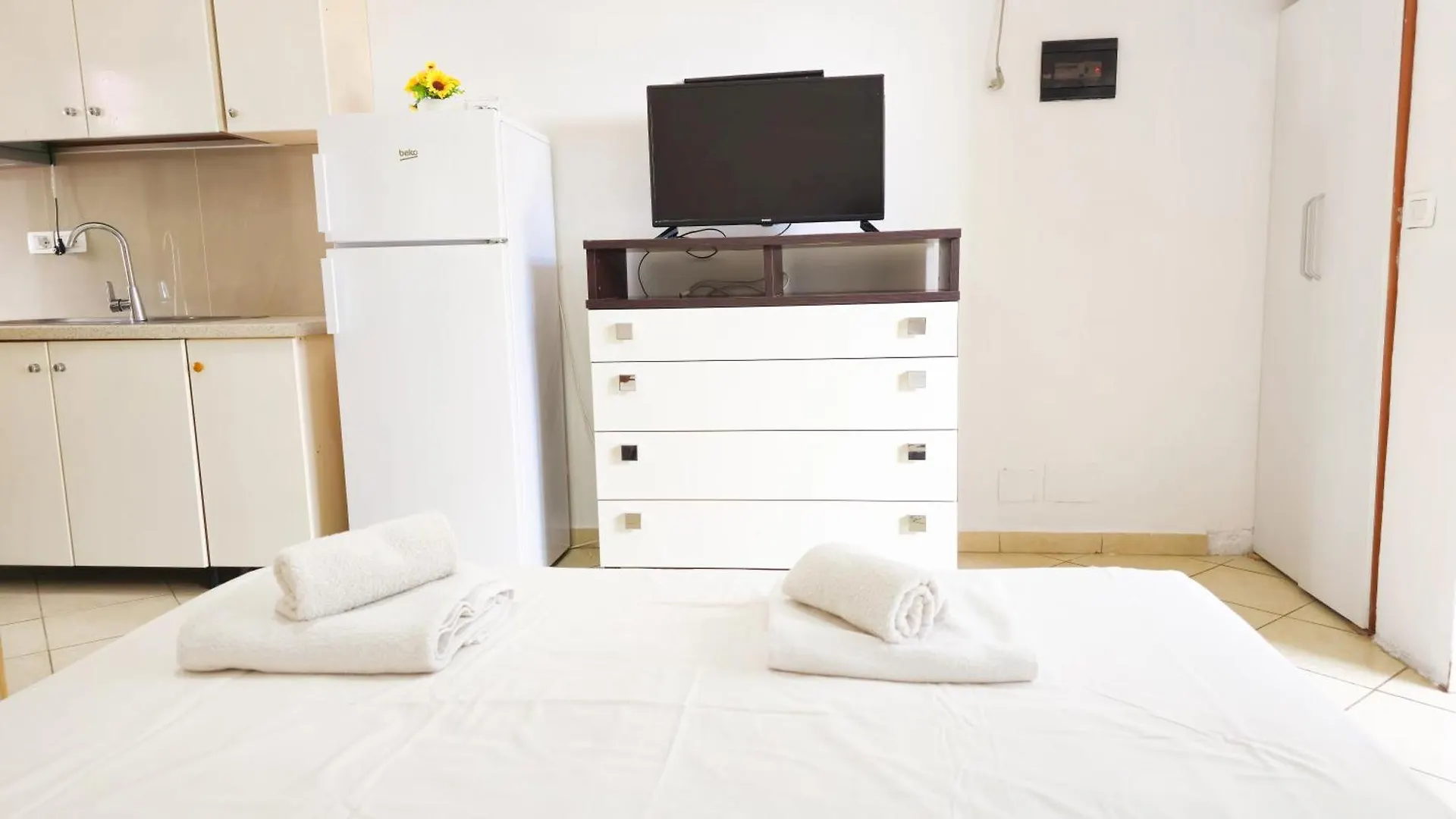 Azure Studios Apartments Dhermi Albania