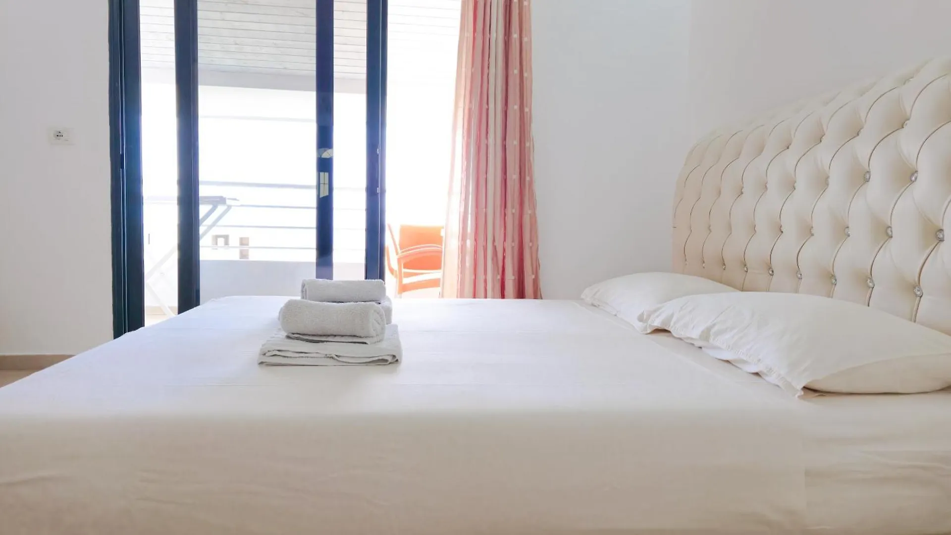 Azure Studios Apartments Dhermi