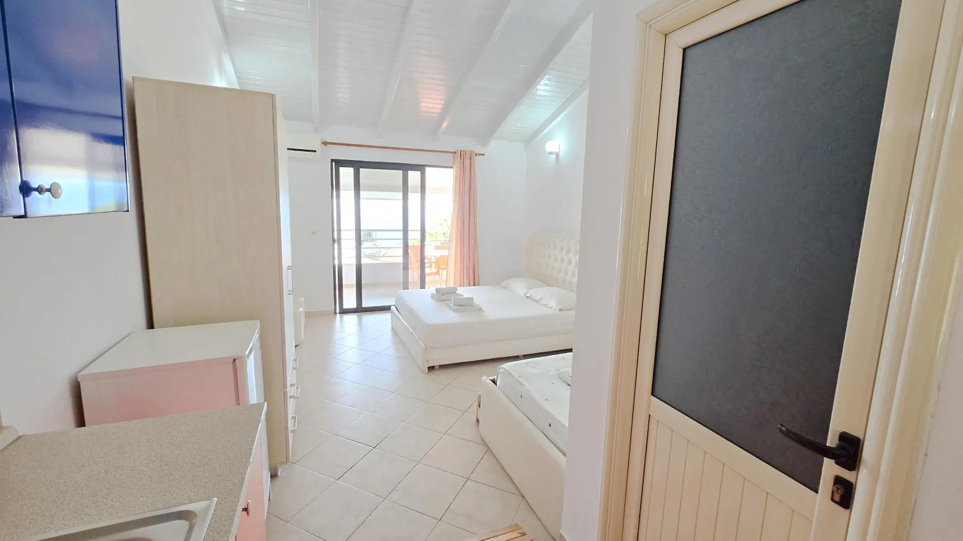 Azure Studios Apartments Dhermi