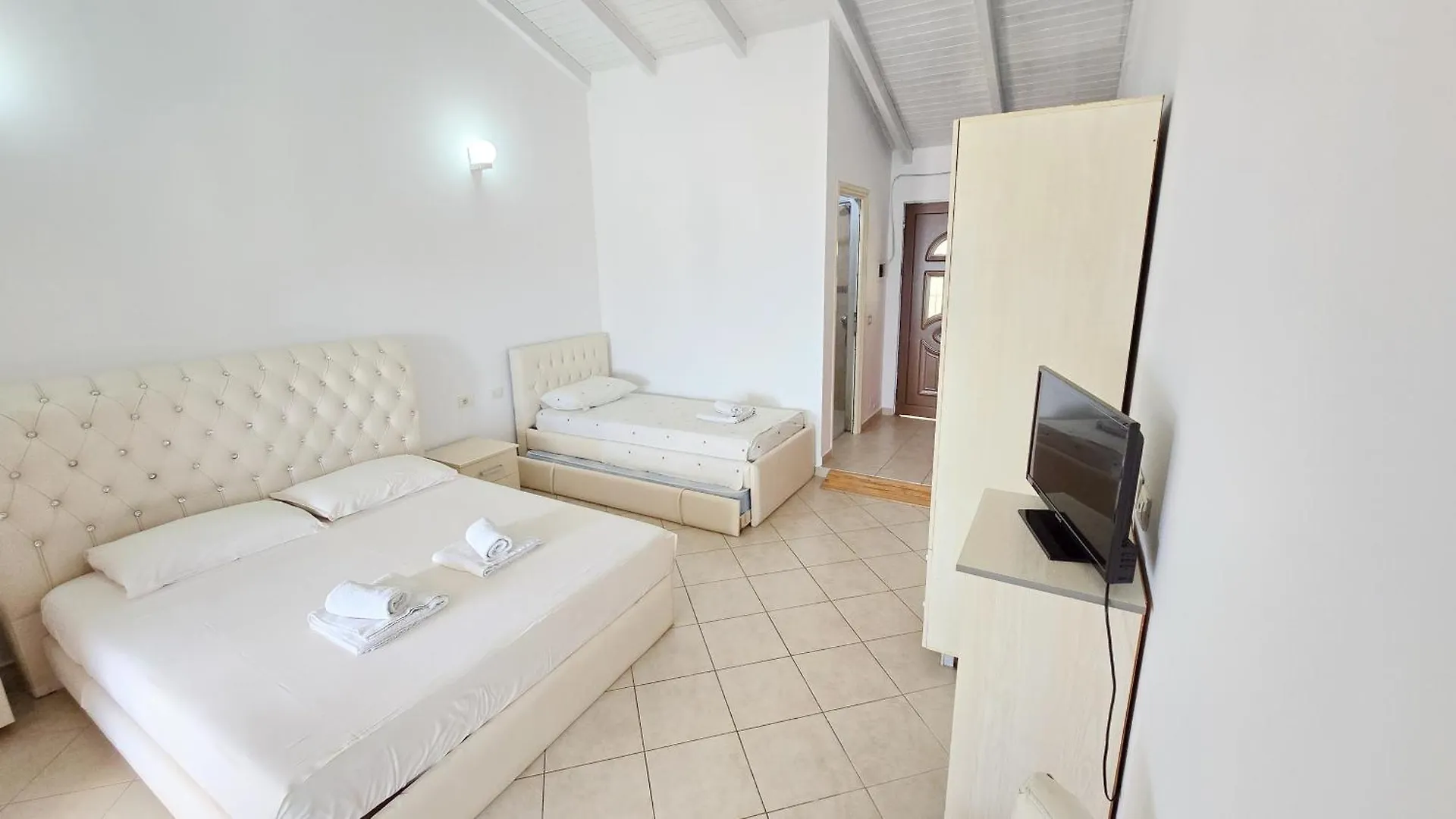 Azure Studios Apartments Dhermi