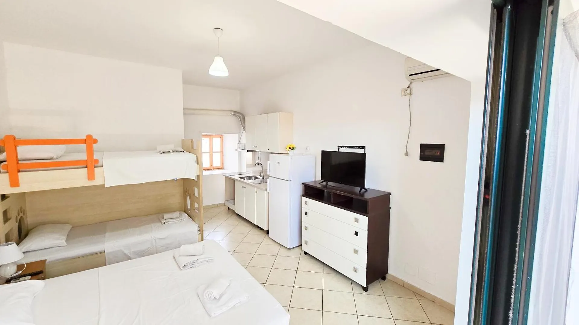 Azure Studios Apartments Dhermi Albania